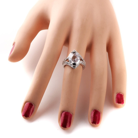 Srebrny Pierścionek z Dużym Kamieniem