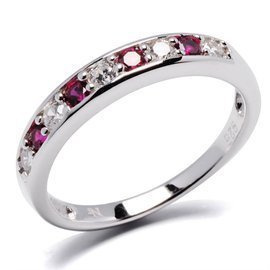 Srebrny Pierścionek z Rubinowymi Cyrkoniami