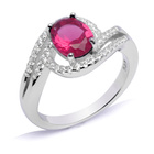 Srebrny Pierścionek z Rubinową Cyrkonią