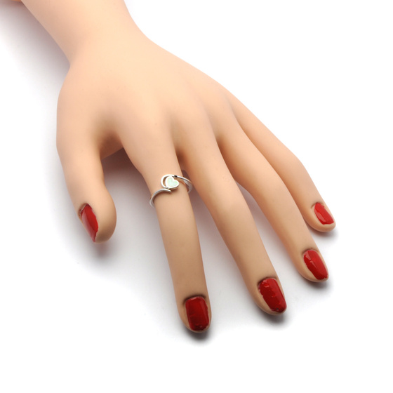 Srebrny Pierścionek Serce z Białym Opalem