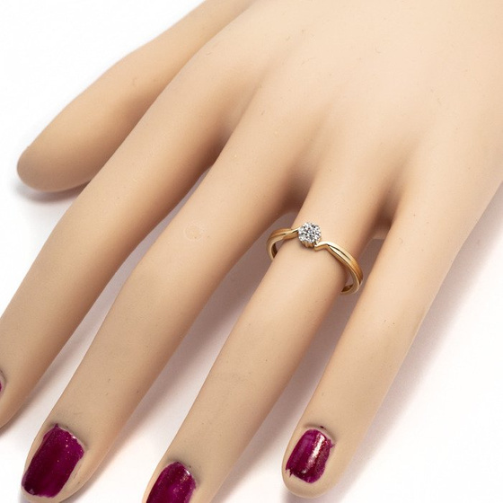 Złoty Pierścionek z Diamentami Brylantami