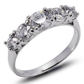 Srebrny Pierścionek z Diamentowymi Cyrkoniami