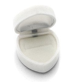 Białe Pudełeczko na Biżuterię w Kształcie Serca