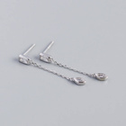 Srebrne Kolczyki na Łańcuszku z Cyrkonią