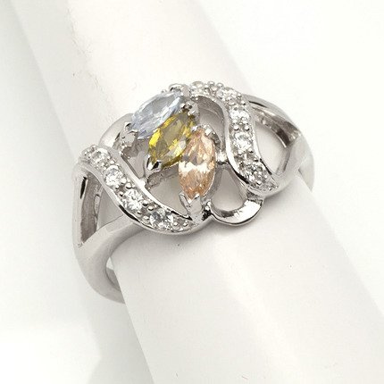 Srebrny Pierścionek z Kolorowymi Kamieniami