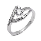 Srebrny Pierścionek z Diamentowymi Cyrkoniami