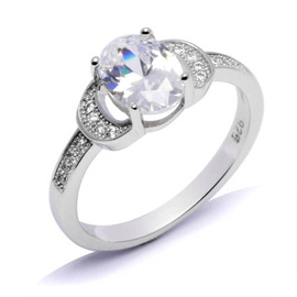 Srebrny Pierścionek z Diamentową Cyrkonią