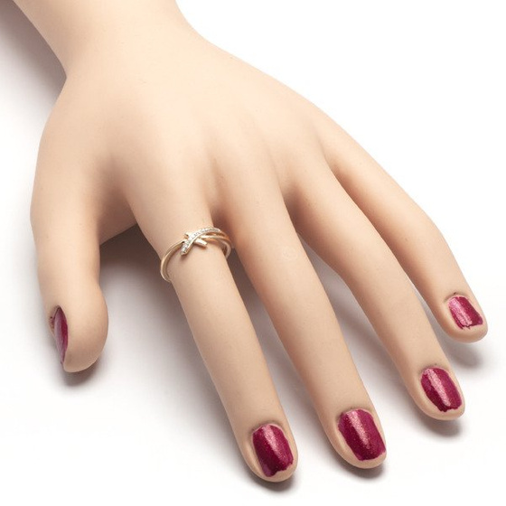 Złoty Pierścionek Wysadzany Brylantami 0.05ct