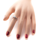 Srebrny Pierścionek z Białą Okrągłą Cyrkonią