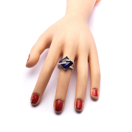 Pierścionek Srebrny z Dużą Szafirową Cyrkonią