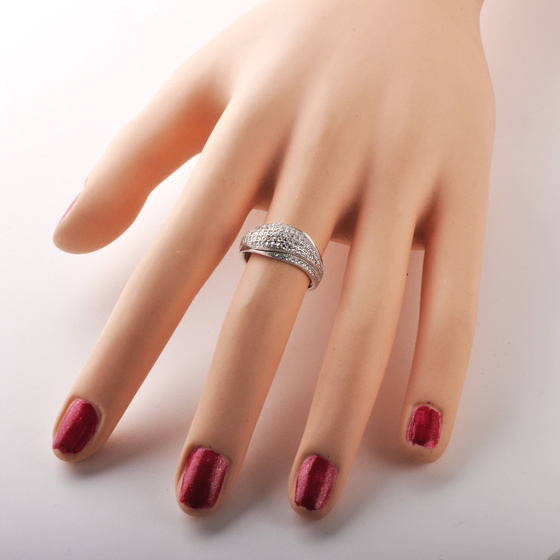 Srebrny Pierścionek Wysadzany Cyrkoniami