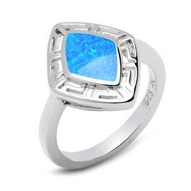 Srebrny Pierścionek Kształt Karo z Opalem