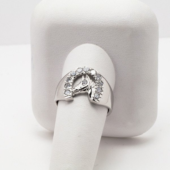 Srebrna Obrączka Koń Wysadzana Białymi Cyrkoniami