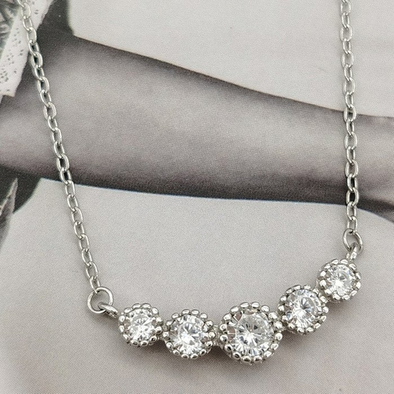 Srebrny Naszyjnik Wysadzany Cyrkoniami