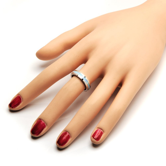 Srebrna Obrączka z Błękitnym Opalem