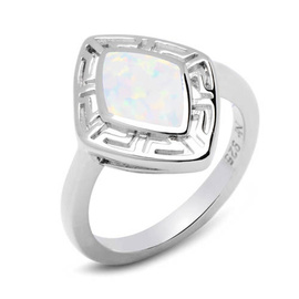 Srebrny Pierścionek Kształt Karo z Białym Opalem
