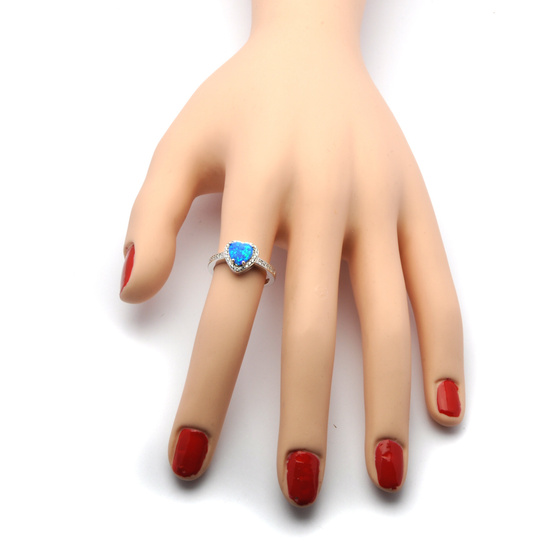 Srebrny Pierścionek Serce z Niebieskim Opalem