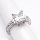 Pierścionek Srebrny z Kwadratową Cyrkonią