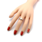 Pierścionek Srebrny z Białym Owalnym Opalem