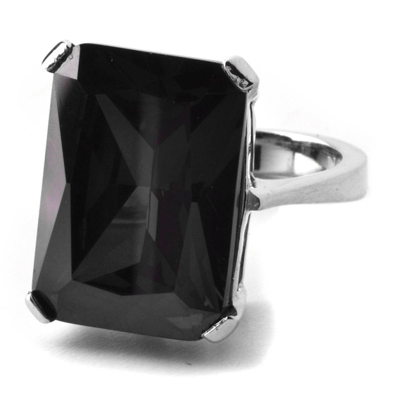 Srebrny Pierścionek z Dużą Czarną Cyrkonią