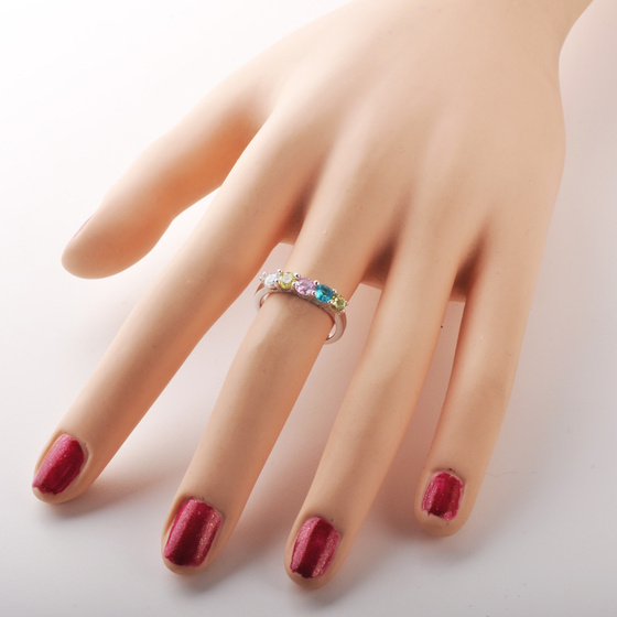 Srebrny Pierścionek z Różnokolorowymi Cyrkoniami