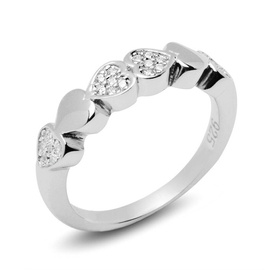 Srebrny Pierścionek Serce Wysadzany Cyrkoniami