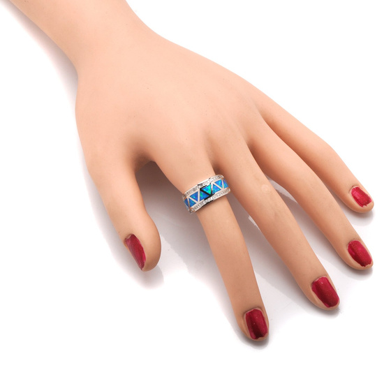 Srebrna Obrączka z Niebieskim Opalem i Cyrkoniami