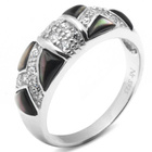 Pierścionek Srebrny z Czarną Masą Perłową