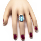 Srebrny Pierścionek z Dużym Błękitnym Kamieniem