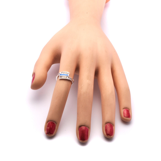 Srebrny Pierścionek z Niebieskim Opalem