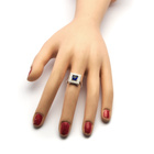 Srebrny Pieścionek Kwadratowy z Szafirową Cyrkonią