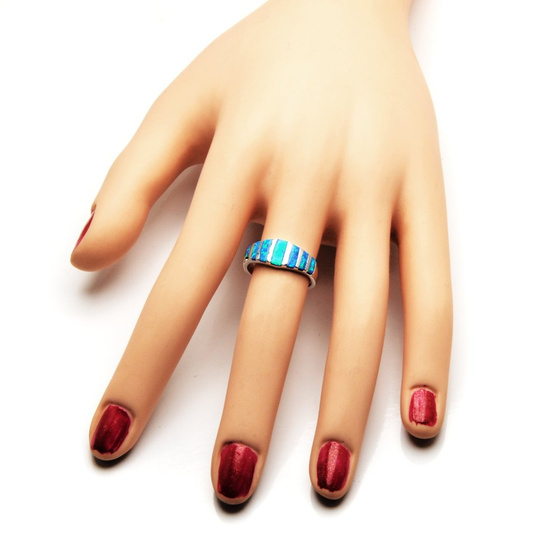 Pierścionek Srebrny z Błękitnymi Opalami