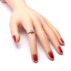 Srebrny Pierścionek z Okrągłym Niebieskim Opalem