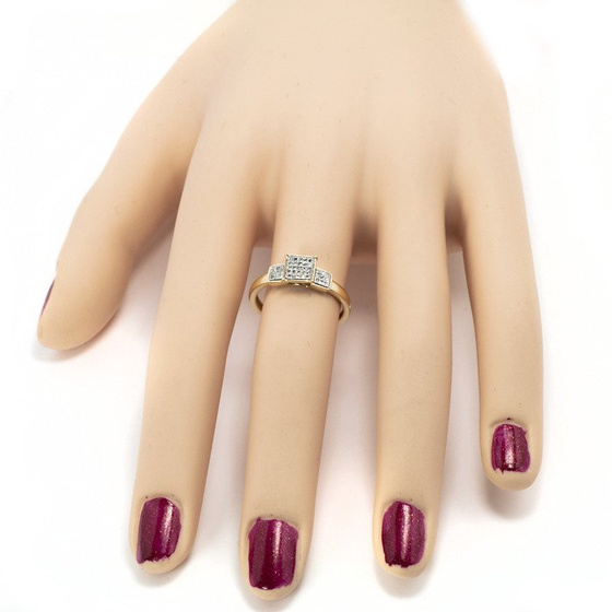 Pierścionek Złoty Wysadzany Brylantami 0.10ct