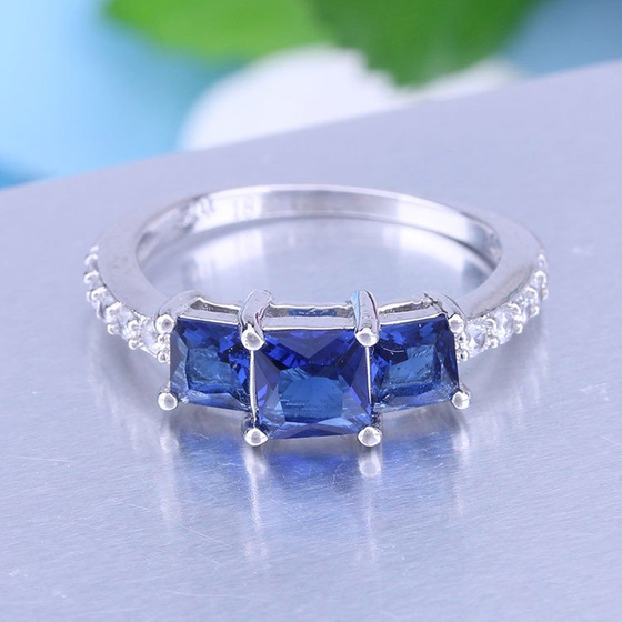Pierścionek Srebrny z Szafirowymi Kamieniami