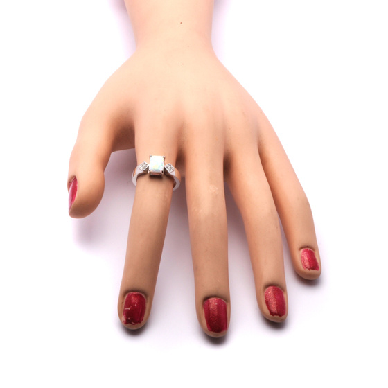 Srebrny Pierścionek z Opalem i Cyrkoniami