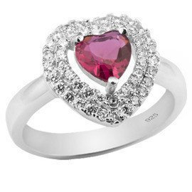 Pierścionek Srebrny Wysadzany Rubionowym Sercem