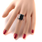 Srebrny Pierścionek z Dużą Czarną Cyrkonią