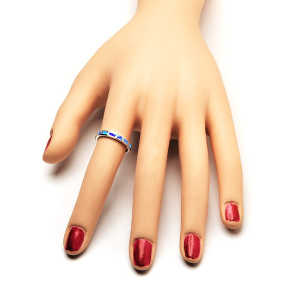 Srebrna Obrączka z Błękitnym Opalem