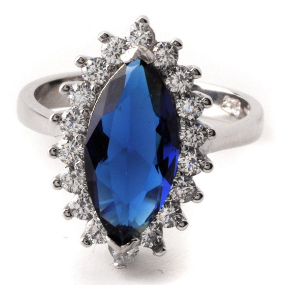Srebrny Pierścionek z Szafirowym Kamieniem