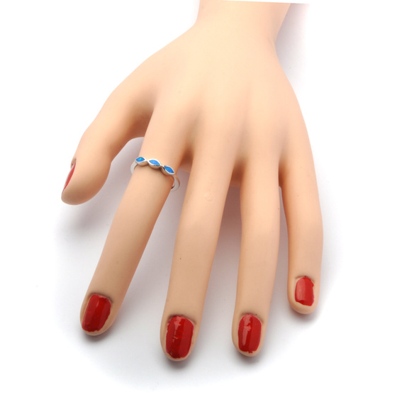 Srebrny Pierścionek z Niebieskim Opalem