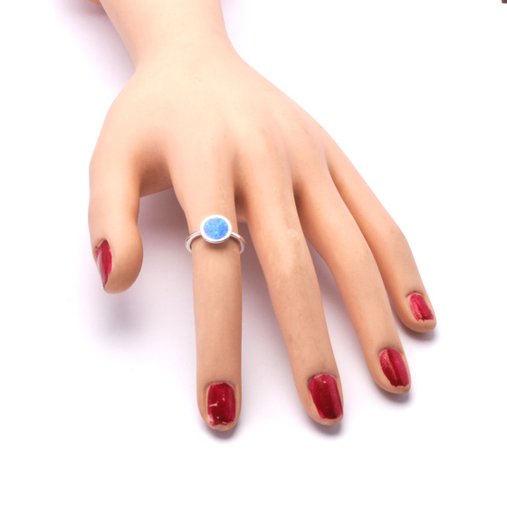 Srebrny Pierścionek Kształt Kółka z Opalem