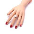 Srebrny Pierścionek z Białym Okrągłym Opalem