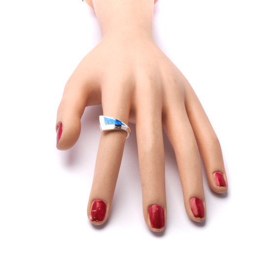 Srebrny Pierścionek z Niebieskim Opalem