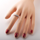 Srebrny Pierścionek z Bezbarwnymi Cyrkoniami