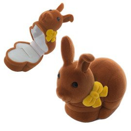 Pudełeczko królik z czerwoną kokardką