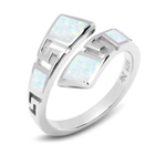 Srebrny Pierścionek z Białym Opalem