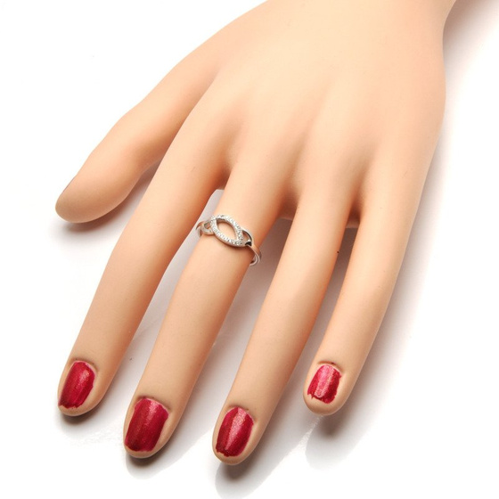 Pierścionek Srebrny Przeplatany z Mikro Cyrkoniami