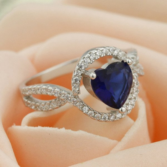 Srebrny Pierścionek Szafirowe Serce