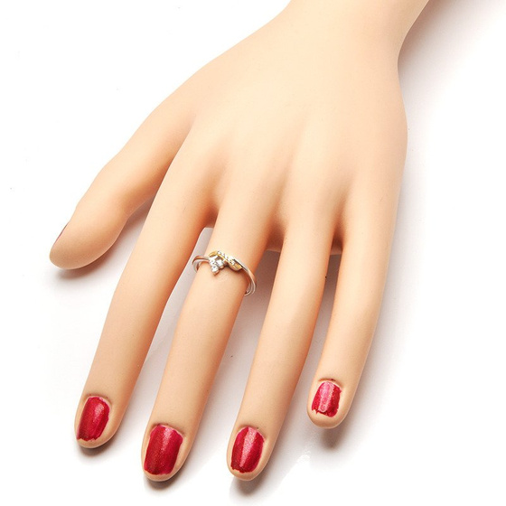 Srebrny Pierścionek Wysadzany Cyrkoniami